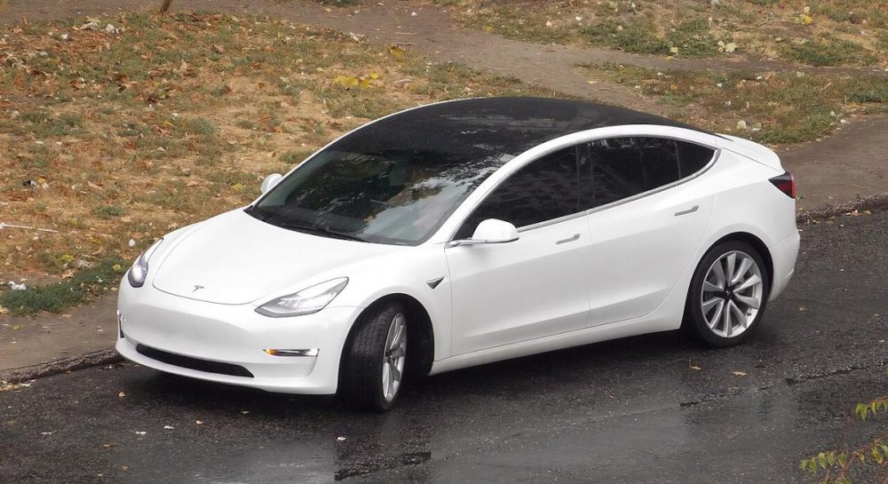 Tesla відкликає три мільйони автомобілів у Китаї