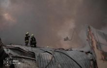 Массированный удар РФ по Киеву: число раненых возросло, в столице горят дома (фото)