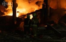 У Києві балістика влучила на території дитячої лікарні: в ДСНС показали наслідки атаки