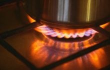 Помаранчеве полум’я на газовій плиті: експерти розповіли, коли варто хвилюватися