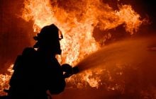 У Хорватії вітер здув лісову пожежу на курортне місто: десятки людей постраждали
