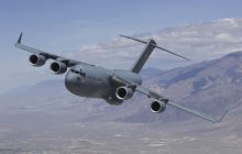 Самолет ВВС США развернулся возле Антарктиды из-за российской ракеты