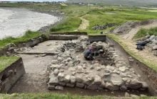 Археологи нашли рунический камень с загадочной надписью: расшифровали только первые слова