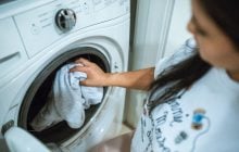 Чи вигідно прати одяг вночі: ми підрахували, скільки можна заощадити