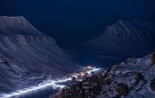 Самый северный город мира: как живут люди среди полярной ночи и белых медведей