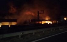 В Бучанском районе горят складские помещения: пожар сопровождается взрывами