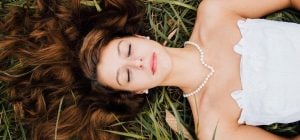 Як рицинова олія впливає на волосся: дослідження пояснюють користь цього народного засобу