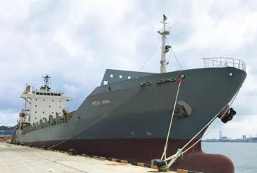 Морские дроны потопили контейнеровоз Росатома в Черном море: Зеленский показал видео