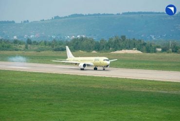 Головна авіаційна надія Росії: перший серійний МС-21 здійснив дебютний політ (фото)