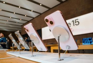 Стоит ли покупать iPhone 15 в 2026 году: эксперты нашли более выгодную модель
