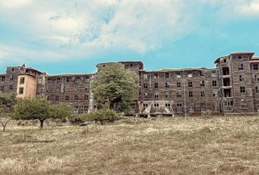 Забытый детский дом на европейском острове превратят в пятизвездочный отель
