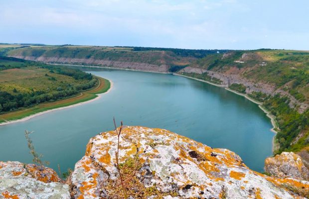 "До себе через рідне": стартувала нацкампанія з відновлення психіки українців через туризм