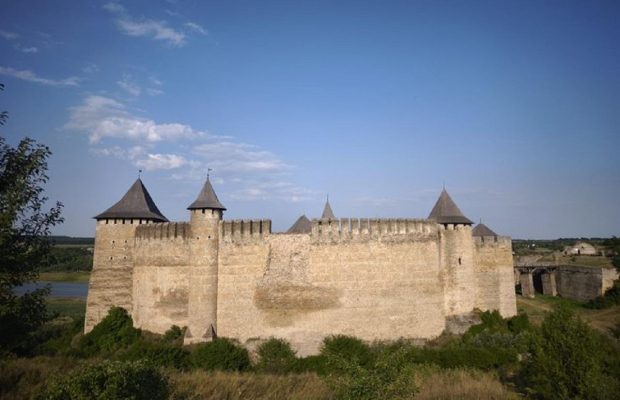 У Хотинській фортеці знову обвалилася частина стіни: коли планується реставрація