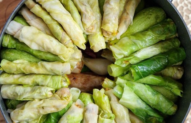 Капусту на голубцы готовлю теперь только так: не нужно варить целый кочан