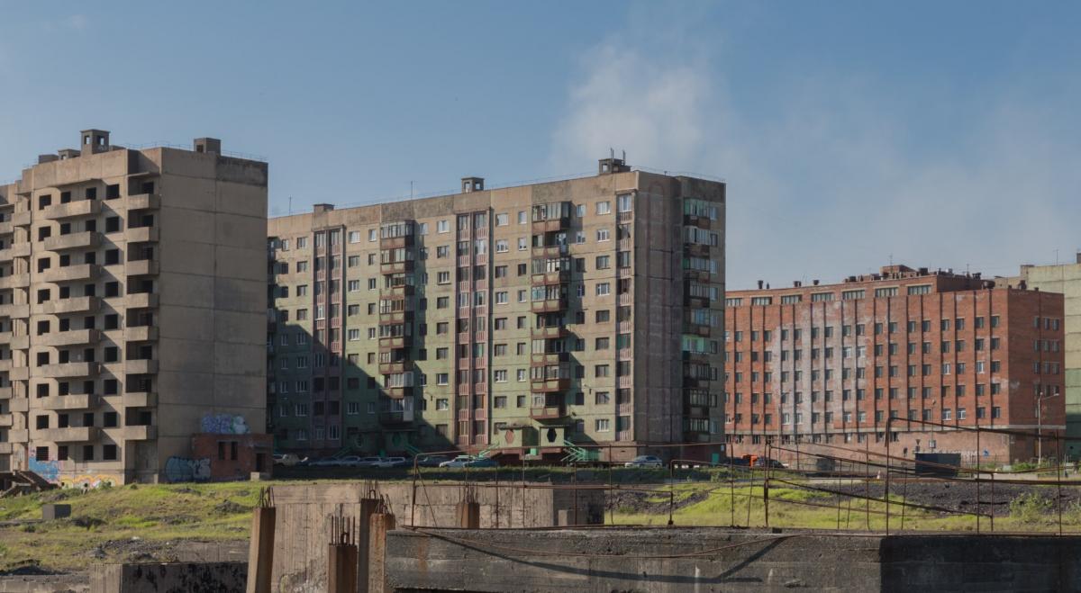 До цього міста не веде жодна дорога, а взимку Сонце там не сходить 45 днів До цього міста не веде жодна дорога, а взимку Сонце там не сходить 45 днів