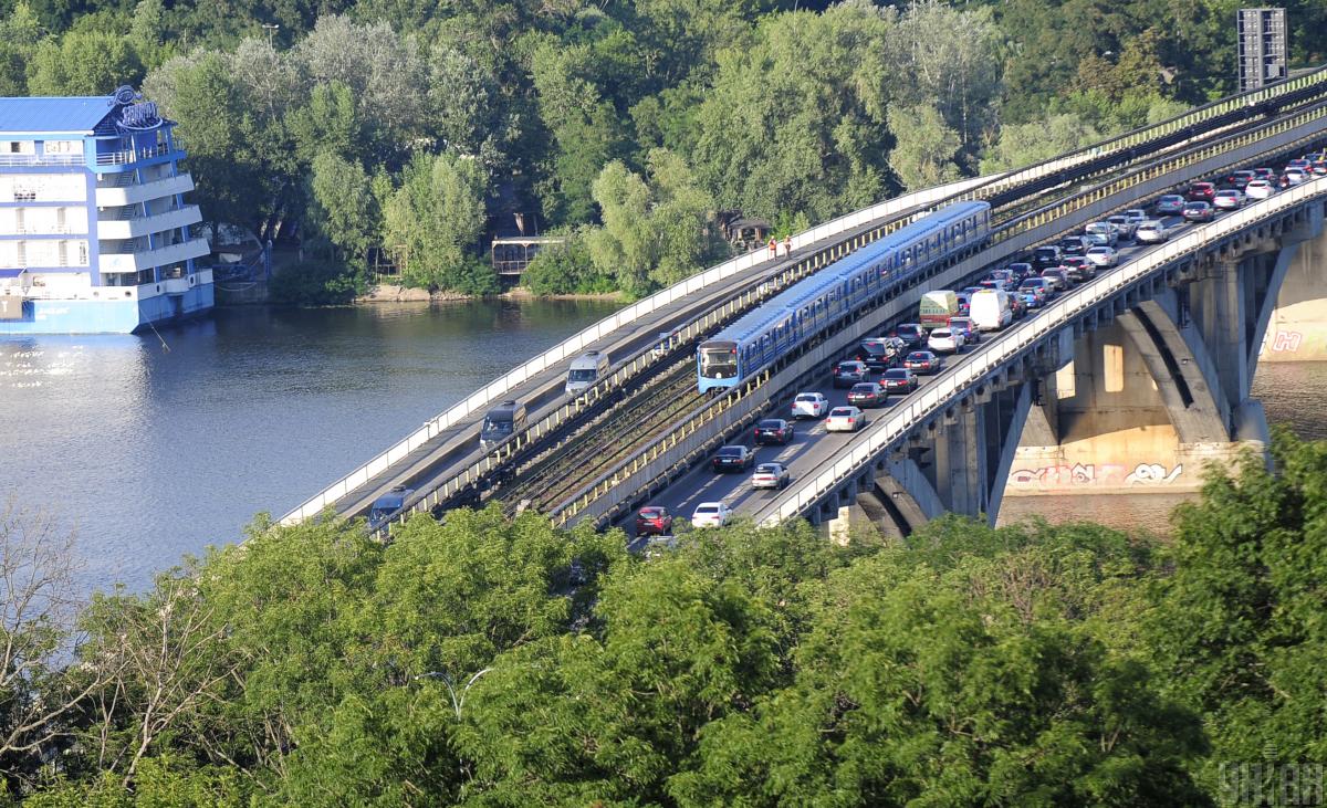 У Києві запустять тимчасовий автобус через міст Метро: який маршрут У Києві запустять тимчасовий автобус через міст Метро: який маршрут