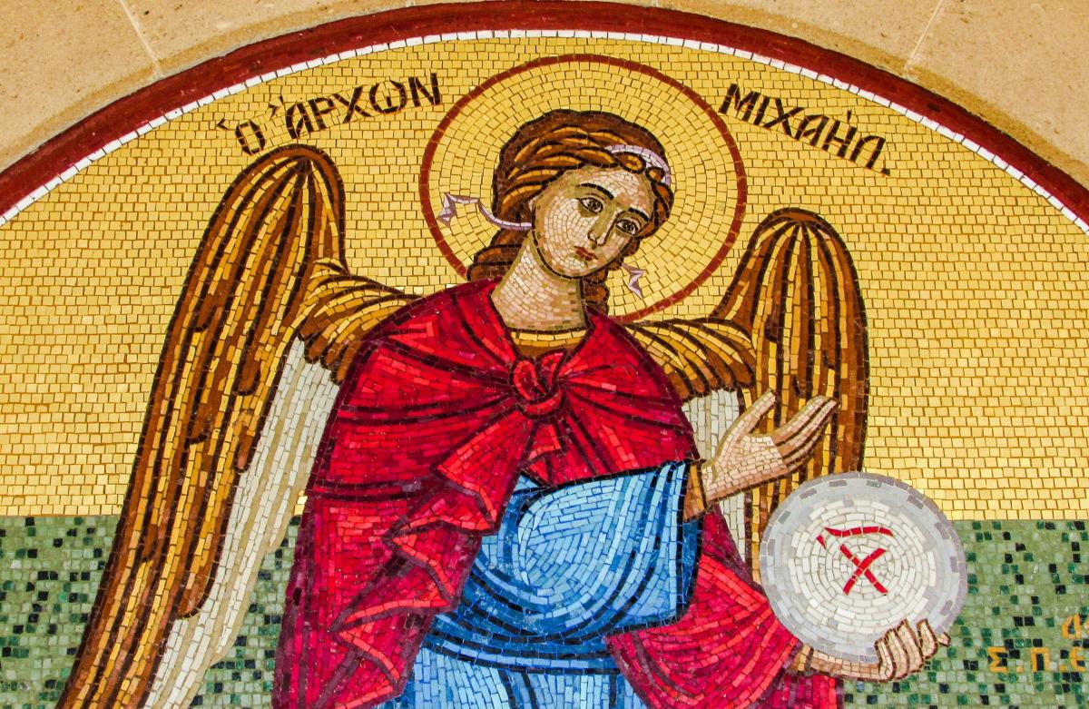 3 найсильніші молитви до архангела Михаїла: як помолитися за захист та мир