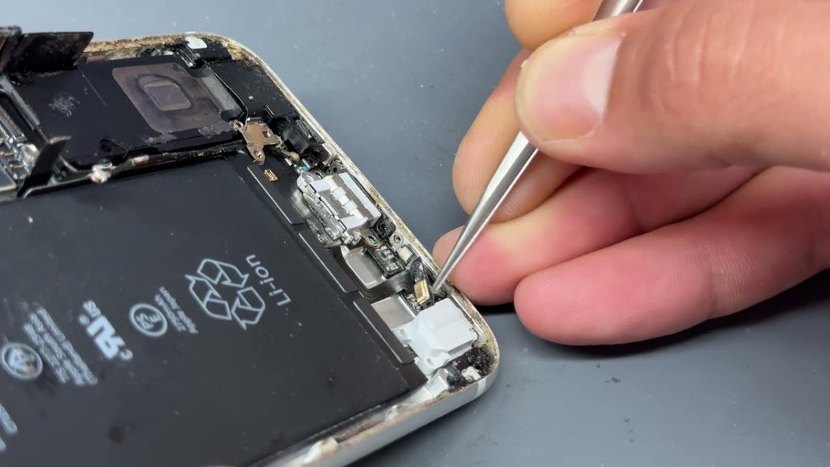 Смартфон перестал заряжаться: стоит ли менять разъем USB-C и сколько это стоит Смартфон перестал заряжаться: стоит ли менять разъем USB-C и сколько это стоит