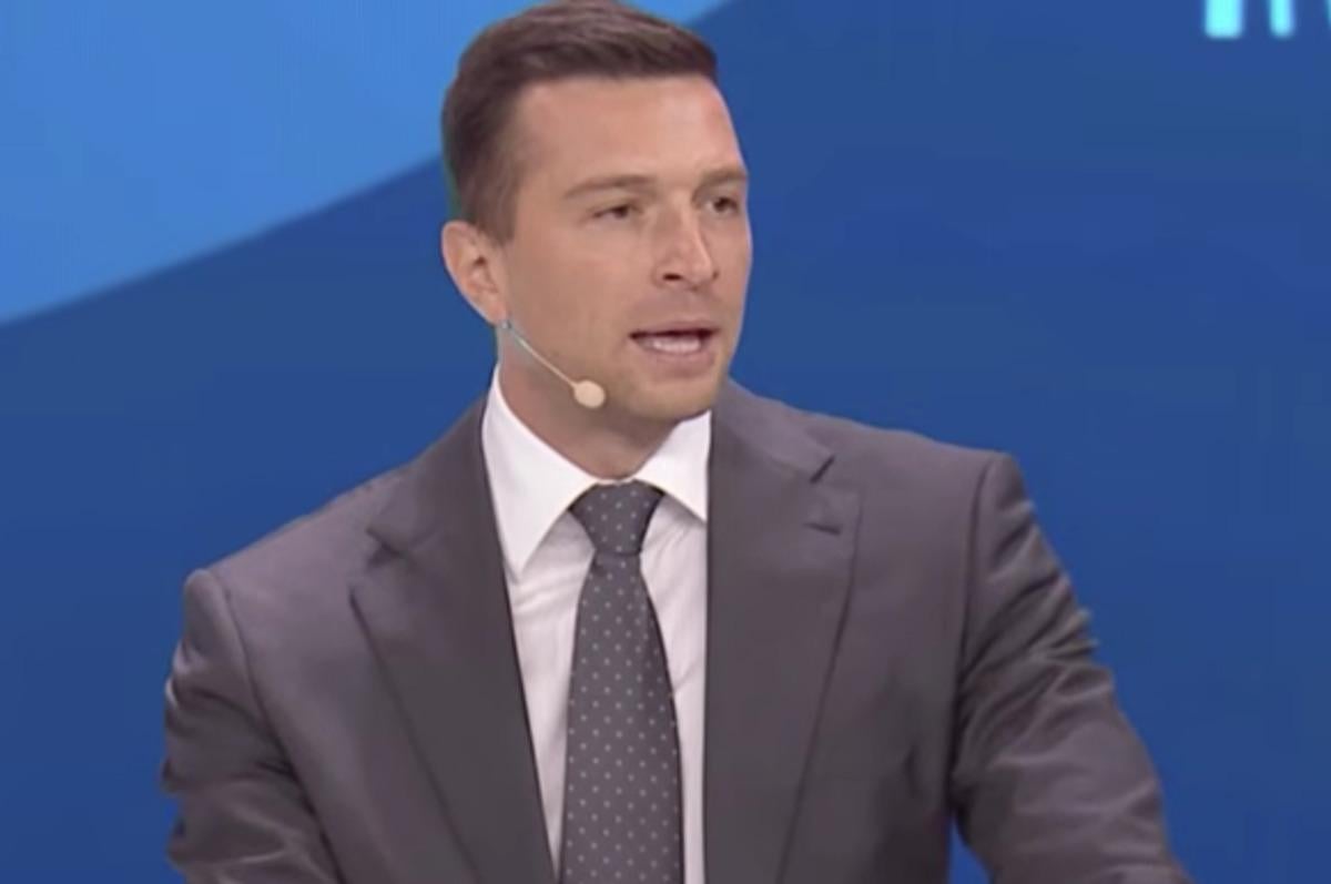 Лидер ультраправых во Франции считает, что Украина должна платить за помощь Европы, – Bloomberg