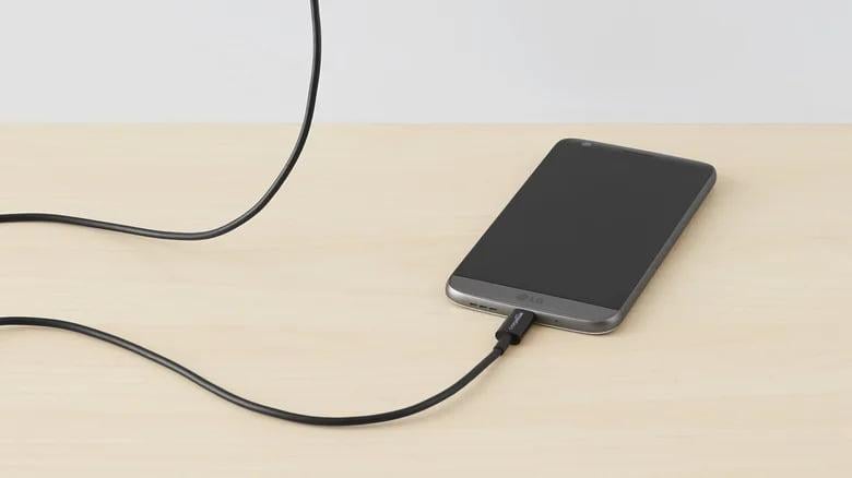Дешевий USB-C-кабель здивував експертів: він витримав 11 500 згинань Дешевий USB-C-кабель здивував експертів: він витримав 11 500 згинань