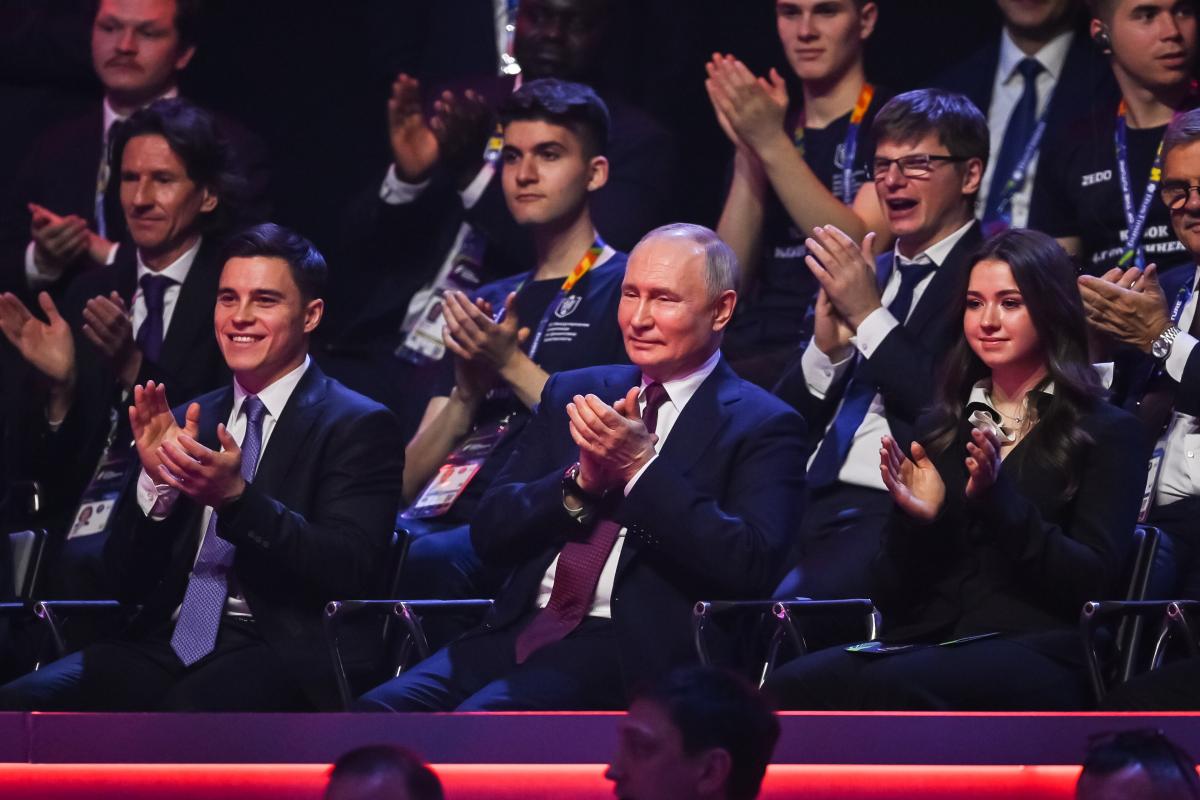 'Коханку Путіна' не допустили до змагань з фігурного катання як 'нейтральну спортсменку' 'Коханку Путіна' не допустили до змагань з фігурного катання як 'нейтральну спортсменку'