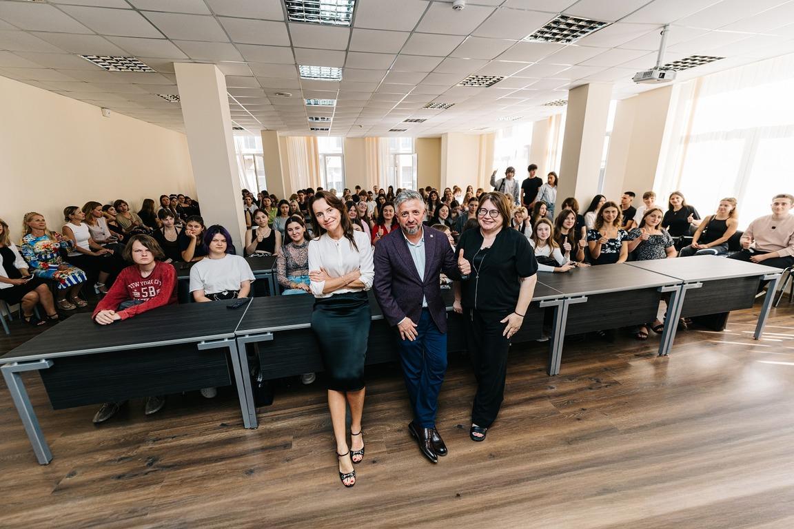 Банк 'Південний' розширює освітній проєкт Academic Hub та розпочинає співпрацю з одеськими університетами Банк 'Південний' розширює освітній проєкт Academic Hub та розпочинає співпрацю з одеськими університетами