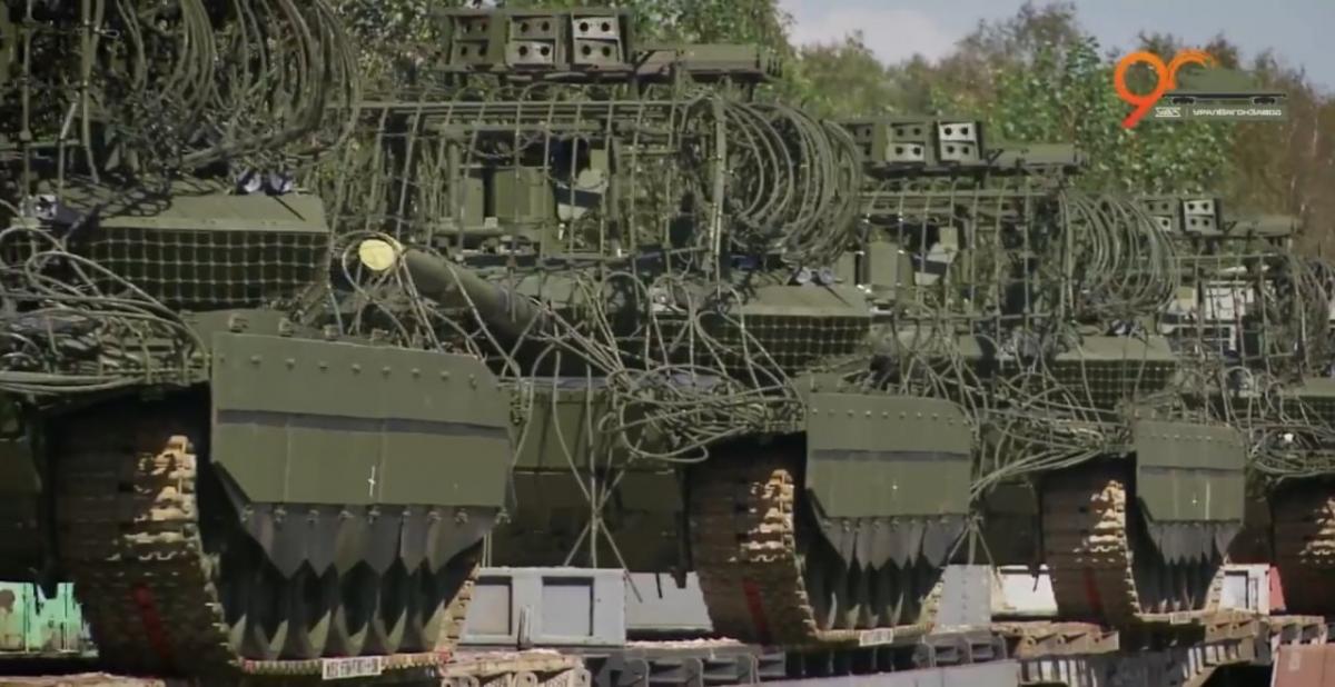 Оккупанты получили новые партии танков: среди них – самый мощный российский Т-90М Оккупанты получили новые партии танков: среди них – самый мощный российский Т-90М