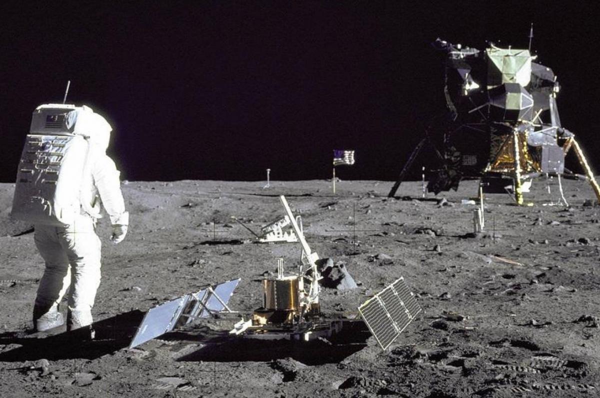 NASA продало старые пленки за $218: позже за три из них заплатили миллионы, но почему NASA продало старые пленки за $218: позже за три из них заплатили миллионы, но почему