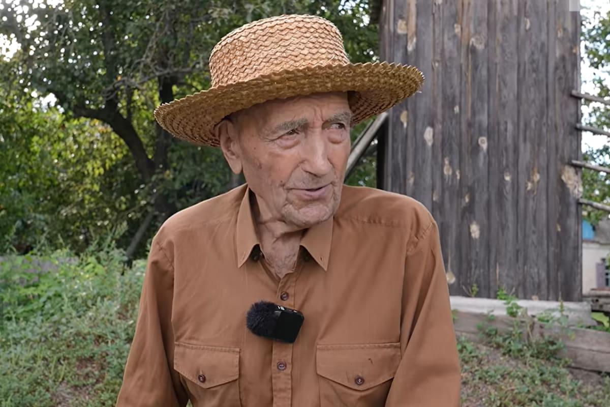 Ухаживает за огородом и читает без очков: 101-летний украинец раскрыл секрет своего долголетия Ухаживает за огородом и читает без очков: 101-летний украинец раскрыл секрет своего долголетия