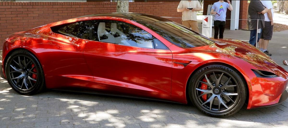 Tesla презентує абсолютно новий автомобіль