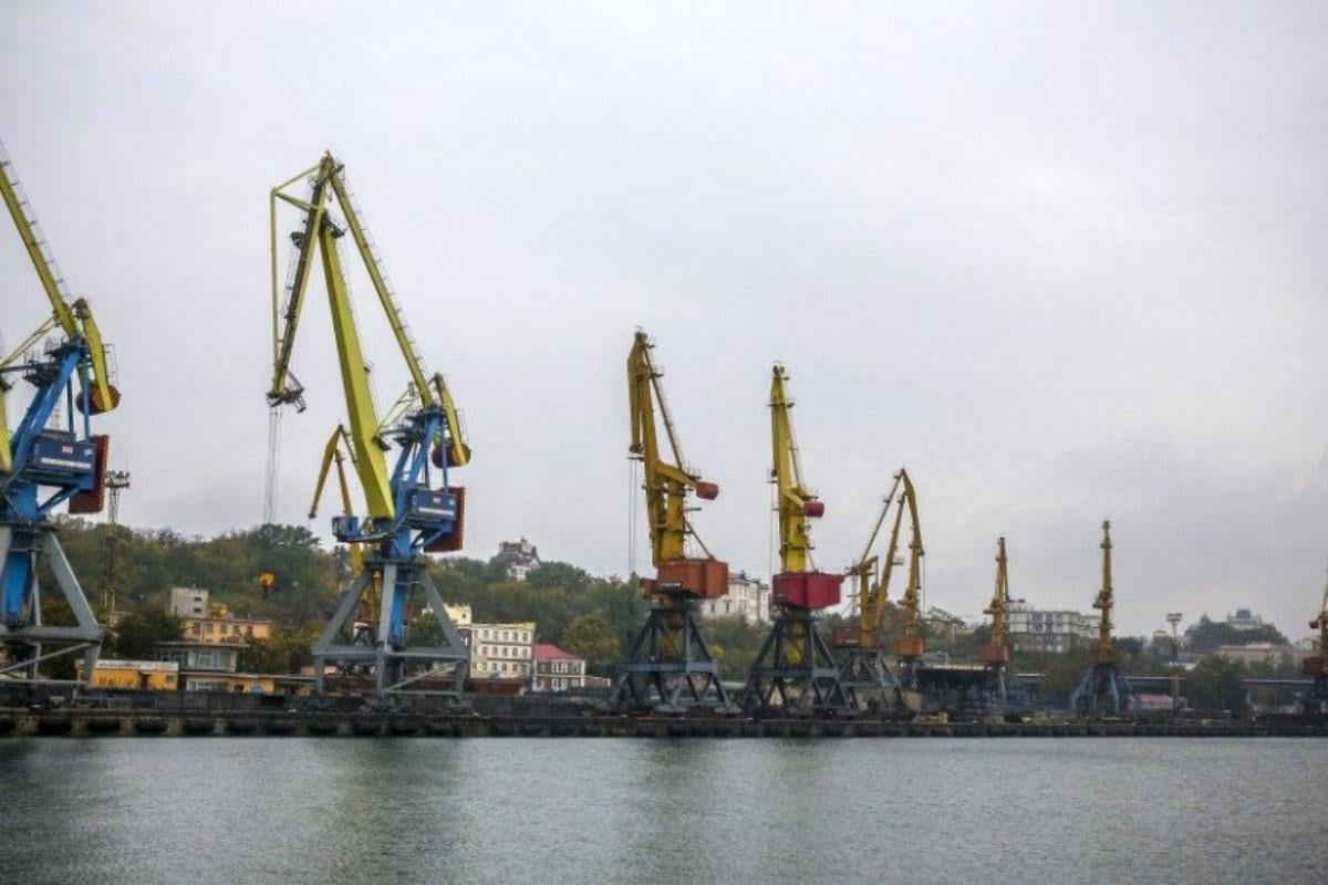 Украина должна срочно разблокировать черноморские порты, альтернативы морю нет, – ЦТС Украина должна срочно разблокировать черноморские порты, альтернативы морю нет, – ЦТС