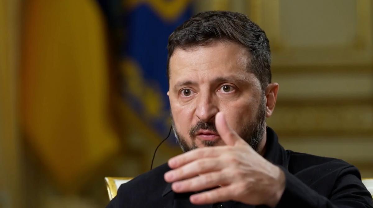 Зеленский сообщил, что Россия за последние недели дважды пыталась атаковать его самолет Зеленский сообщил, что Россия за последние недели дважды пыталась атаковать его самолет