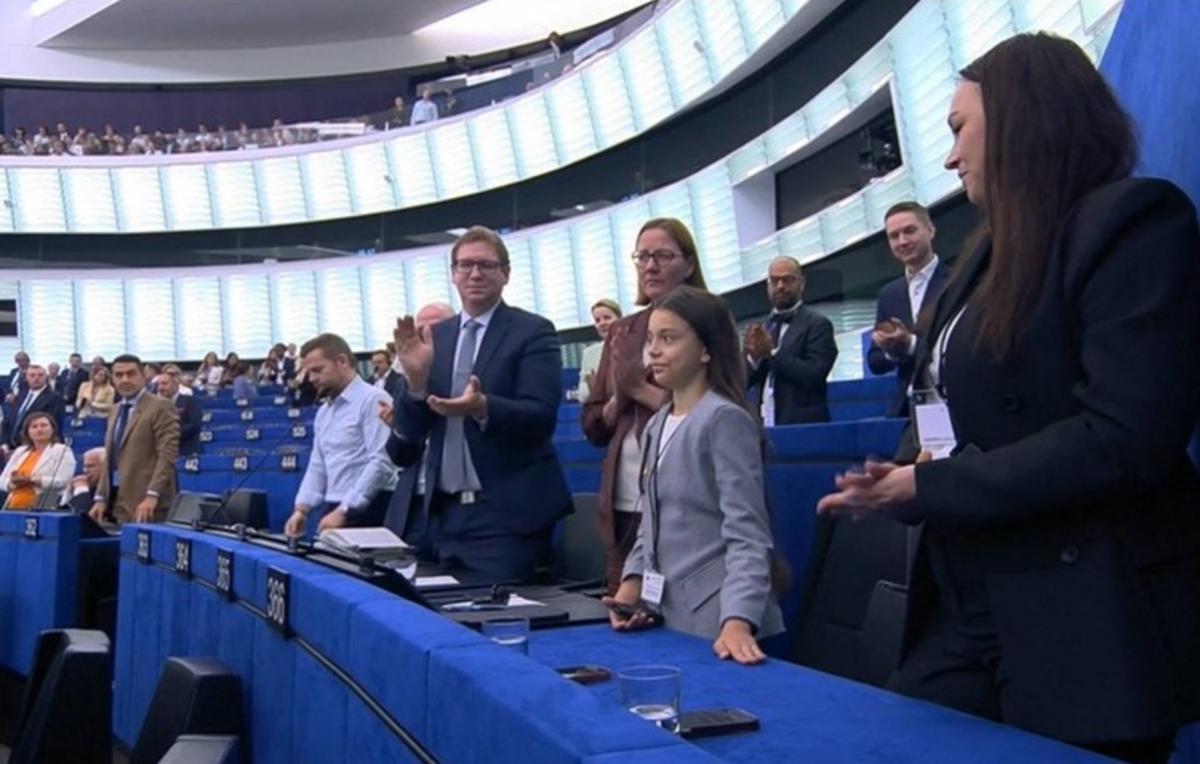 Урсула фон дер Ляйен рассказала Европарламенту о Саше Паскаль и её 'Танце свободы'