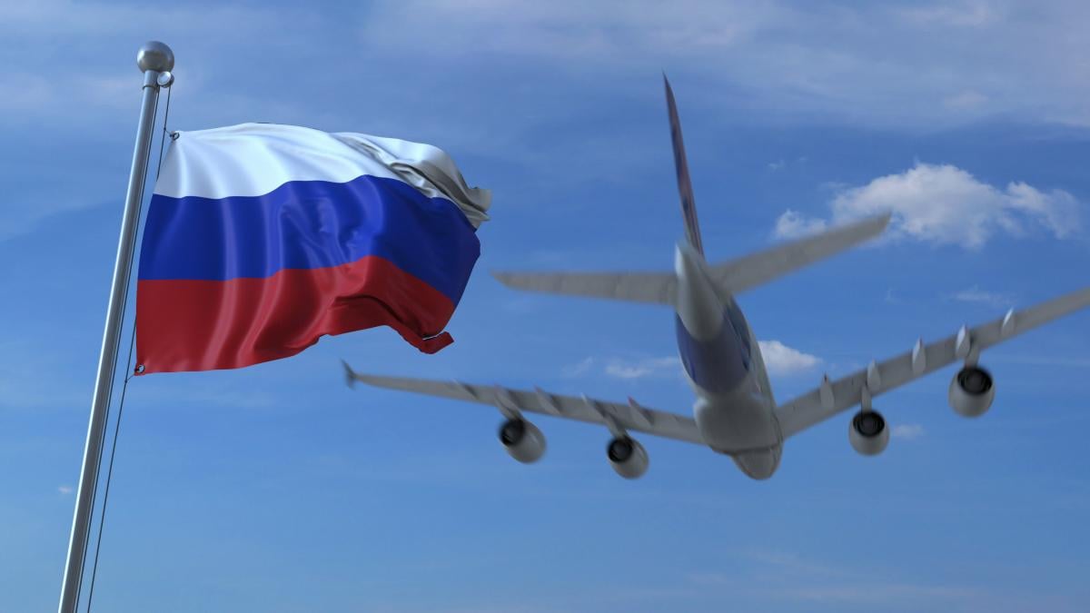 Масована атака дронів паралізувала аеропорти Москви: понад 400 рейсів зірвано