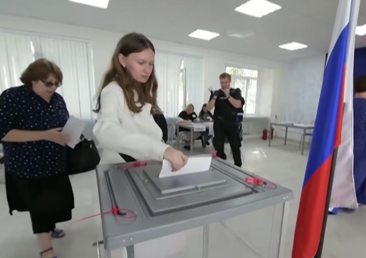 'Єдиній Росії' на виборах до Держдуми РФ прогнозують понад половину голосів, - ЗМІ 'Єдиній Росії' на виборах до Держдуми РФ прогнозують понад половину голосів, - ЗМІ