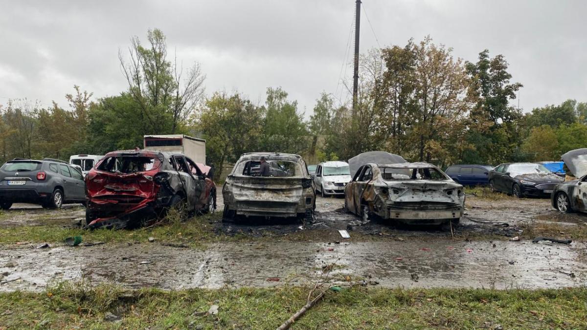 Двое жертв и 8 пострадавших: что известно о последствиях ночной атаки на Киев (фото) Двое жертв и 8 пострадавших: что известно о последствиях ночной атаки на Киев (фото)