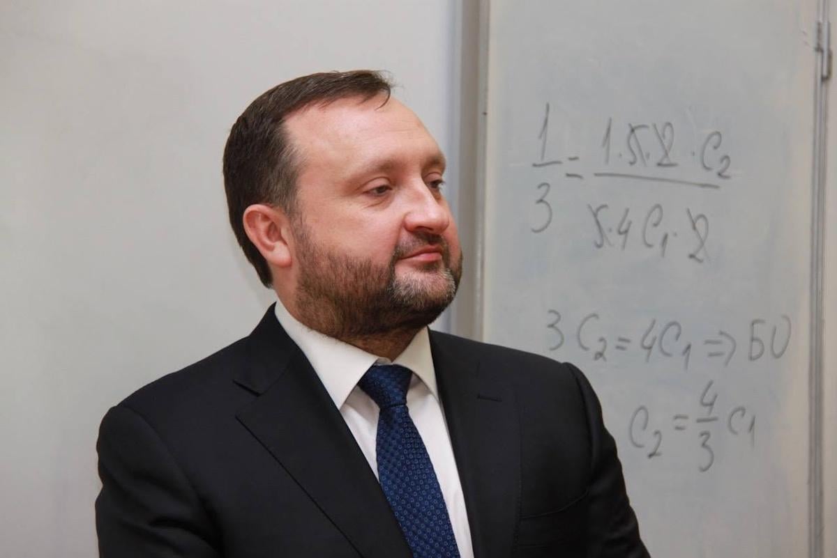 Бывший вице-премьер Украины стал депутатом Госдумы РФ Бывший вице-премьер Украины стал депутатом Госдумы РФ