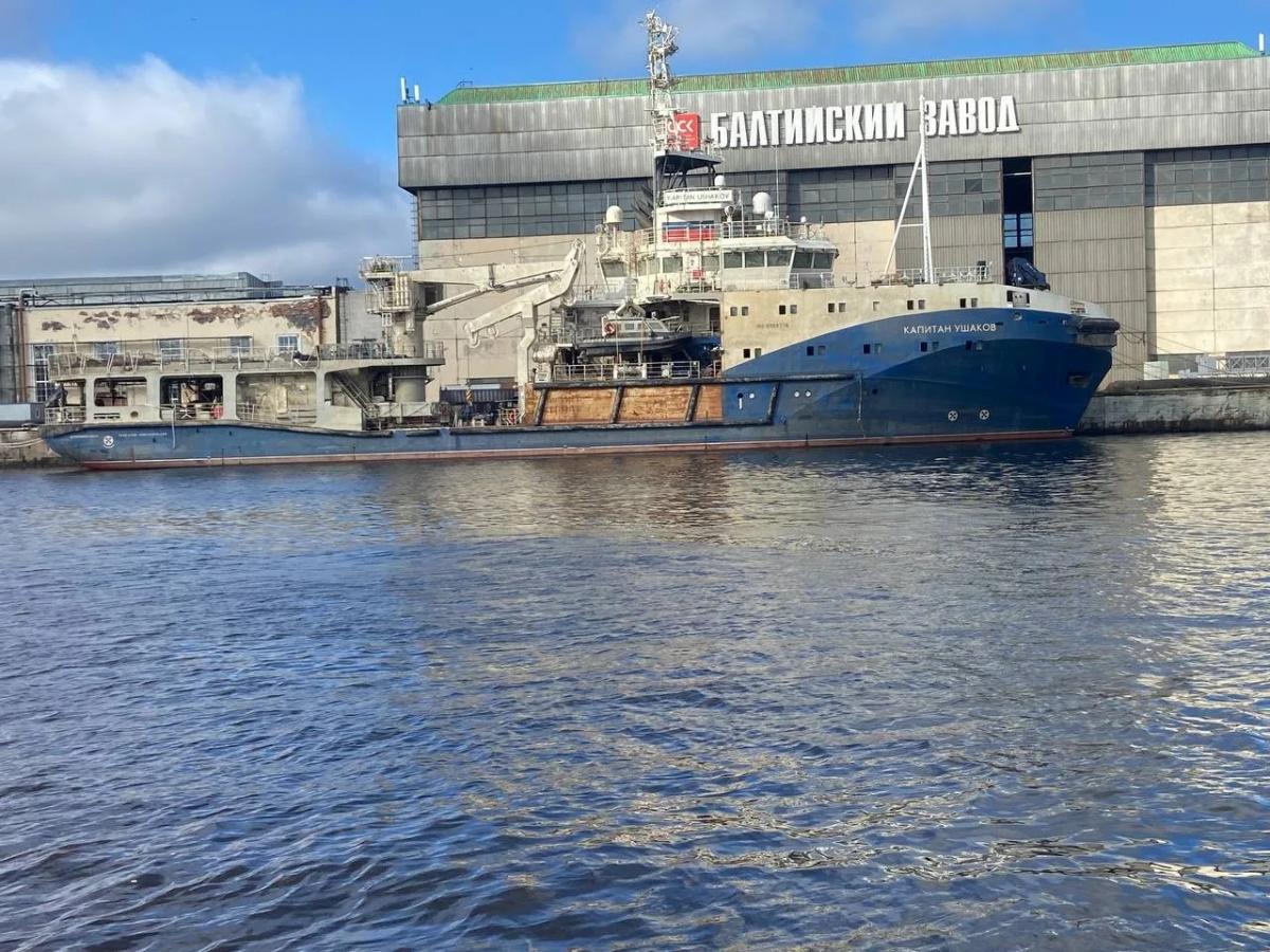 У Санкт-Петербурзі підняли затонулий рік тому військовий буксир 'Капітан Ушаков' (фото) У Санкт-Петербурзі підняли затонулий рік тому військовий буксир 'Капітан Ушаков' (фото)