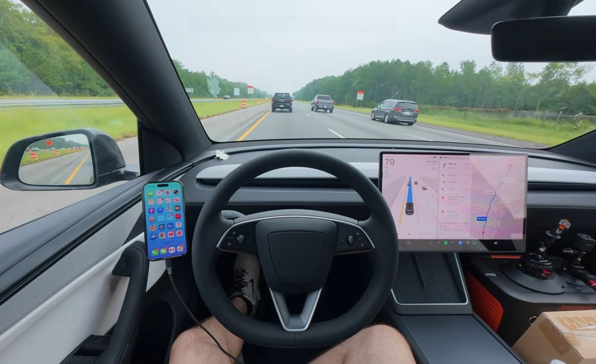 Власник Tesla спробував проїхати 2000 км на автопілоті: що пішло не так Власник Tesla спробував проїхати 2000 км на автопілоті: що пішло не так