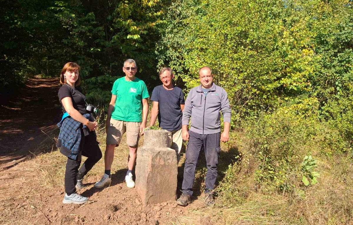 У обмілілому Дністрі виявили навігаційний знак часів Австро-Угорщини (фото) У обмілілому Дністрі виявили навігаційний знак часів Австро-Угорщини (фото)