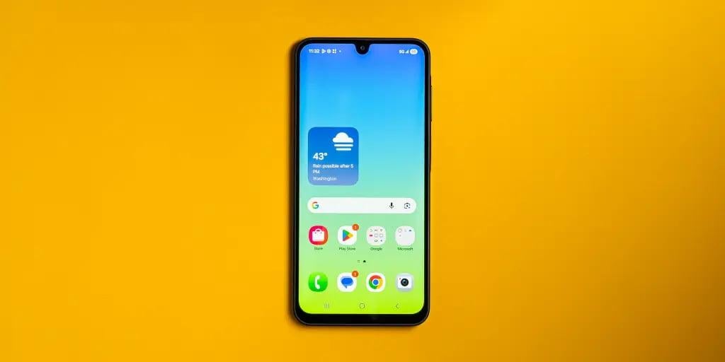 Найкращий бюджетний смартфон 2026 року: яку модель до $200 радять оглядачі Найкращий бюджетний смартфон 2026 року: яку модель до $200 радять оглядачі