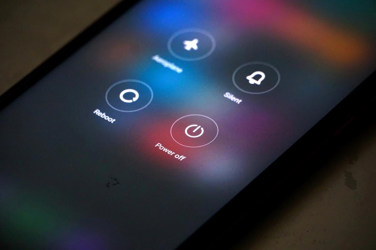 Мало хто це робить: як часто насправді потрібно перезавантажувати смартфон