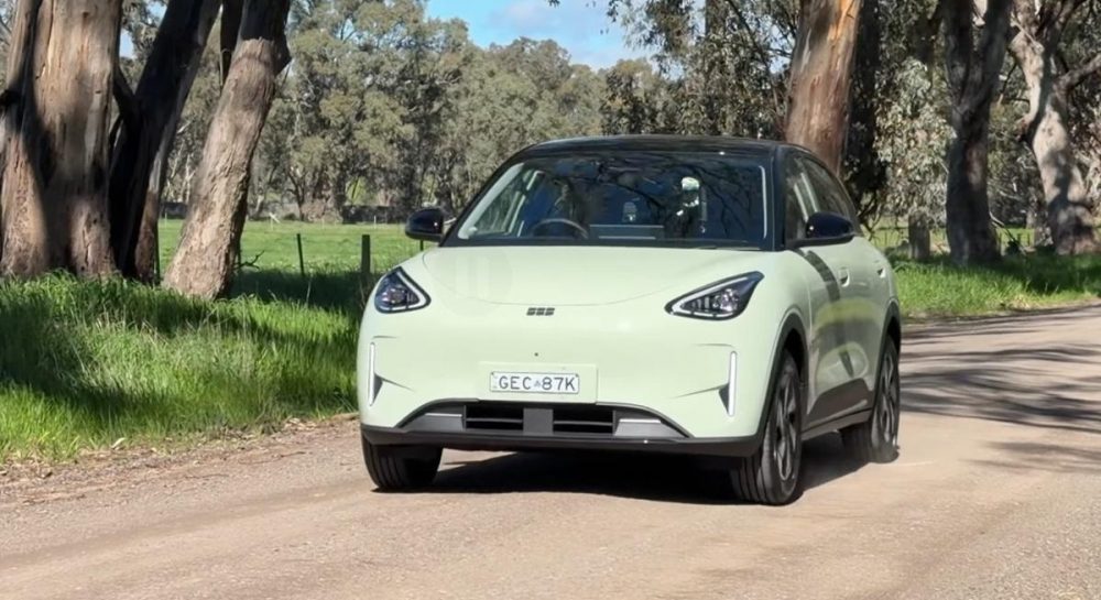 Geely EX3 відправили у далеку подорож
