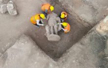 Археологи собрали из кусков статую императора, которую 1600 лет назад разбило землетрясение