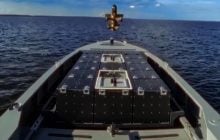 На украинский морской беспилотник установили дроны-перехватчики (видео)