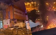 Россияне нанесли удар по ТРЦ в Сумах: есть погибшие и раненые
