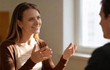 Коли люди вважають себе розумнішими за всіх, вони вживають ці 13 виразів