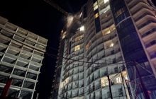 РФ массированно атаковала Одессу: есть попадание в многоэтажку, поврежден микроавтобус