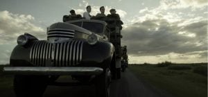 Netflix показал трейлер "Москито Боул" с Биллом Скарсгардом (видео)