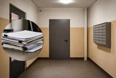 Сусід встановив двері та зробив тамбур у загальному коридорі: законно це чи ні